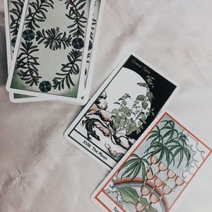 ☆ Brand New Herbal Tarot Deck